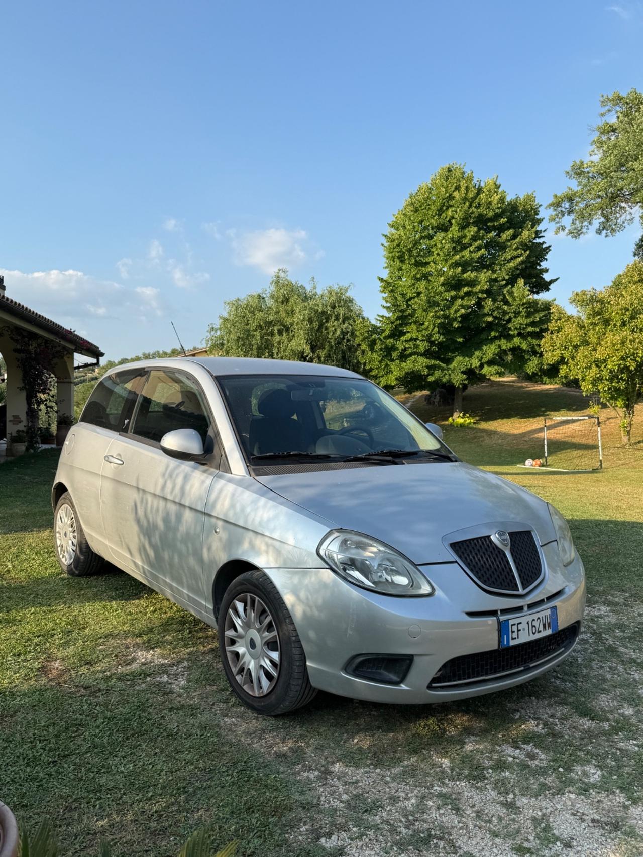 Lancia Ypsilon 1.2 69 CV Platinum