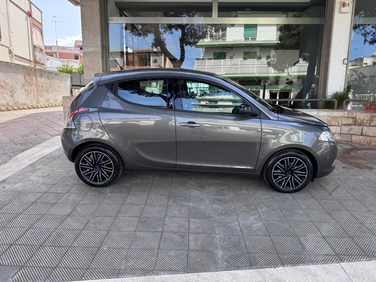Lancia Ypsilon 1.3 MJT 16V 95 CV 5 porte S&S Gold