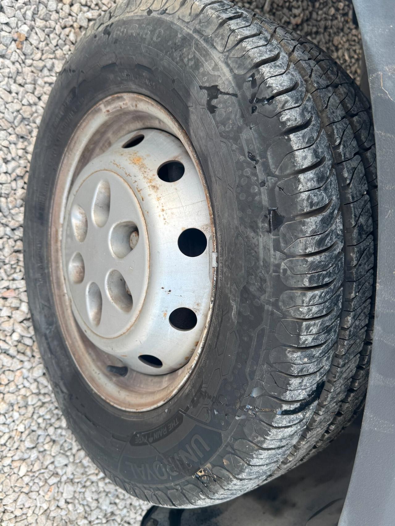 Iveco daily 35/S E4 passo medio tetto alto coibendazione ADR 2010