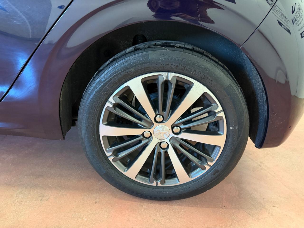 Peugeot 208 BlueHDi 75 5 porte Allure