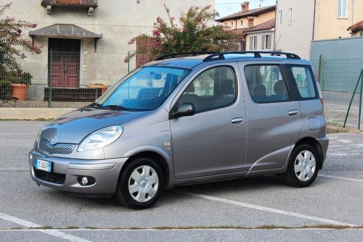 Toyota Yaris Verso 1.3i 16V cat Sol MULTISPAZIO BENZINA TUTTI I TAGLIANDI IN UFFICIALE UNICO UTILIZZATORE