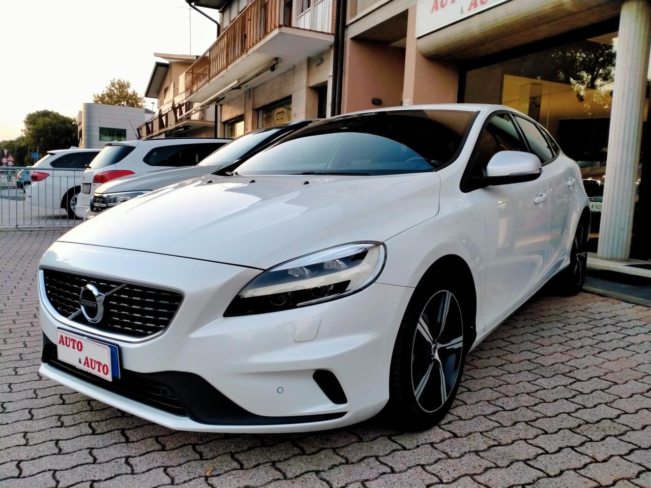 Volvo V40 2.0D3 R-DESIGN GEARTRONIC 8M M.Y.17 E6 FULL LED SYSTEM /PELLE ALCANTARA