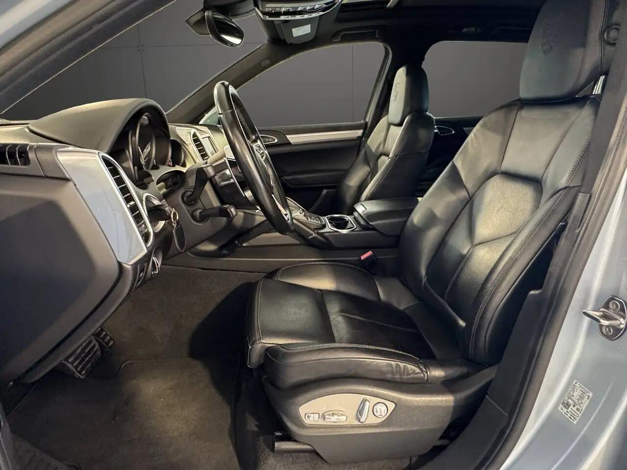 Porsche Cayenne 3.0 250cv NO SUPERBOLLO Tetto Pelle Totale Fari PDLS+Cerchi 21