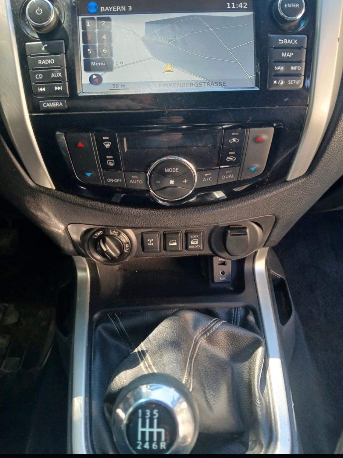 Nissan Navara 2.3 dCi 190 CV 4WD Double Cab N-Connecta