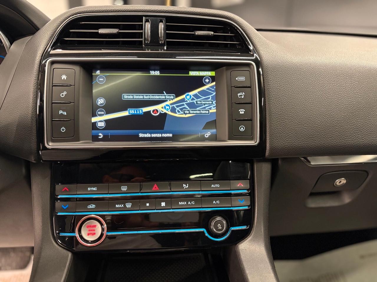 Jaguar F-Pace 3.0 D V6 300 CV AWD aut R-Sport