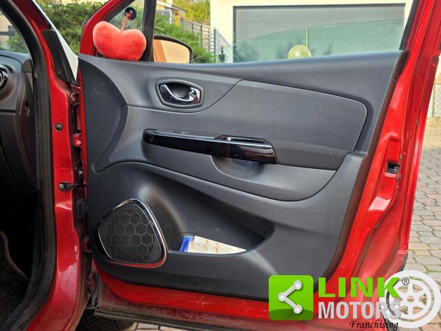RENAULT Captur R-Link Automatica Dci 90CV E6