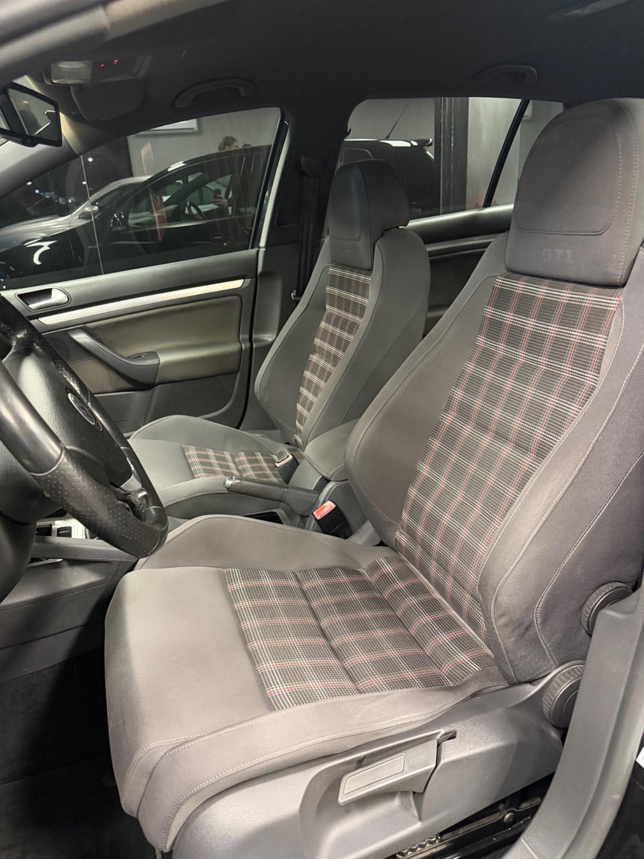 Volkswagen Golf GTI 2.0 16V TFSI 5p.