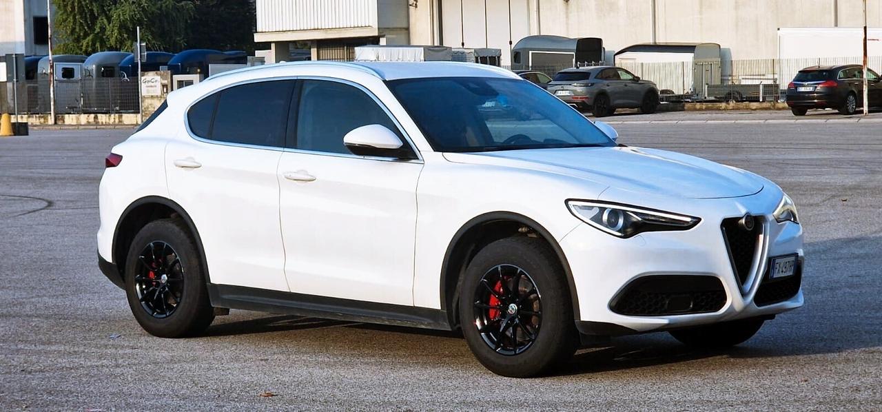Alfa Romeo Stelvio 2.2 Turbodiesel 190 CV AT8 Q4 B-Tech