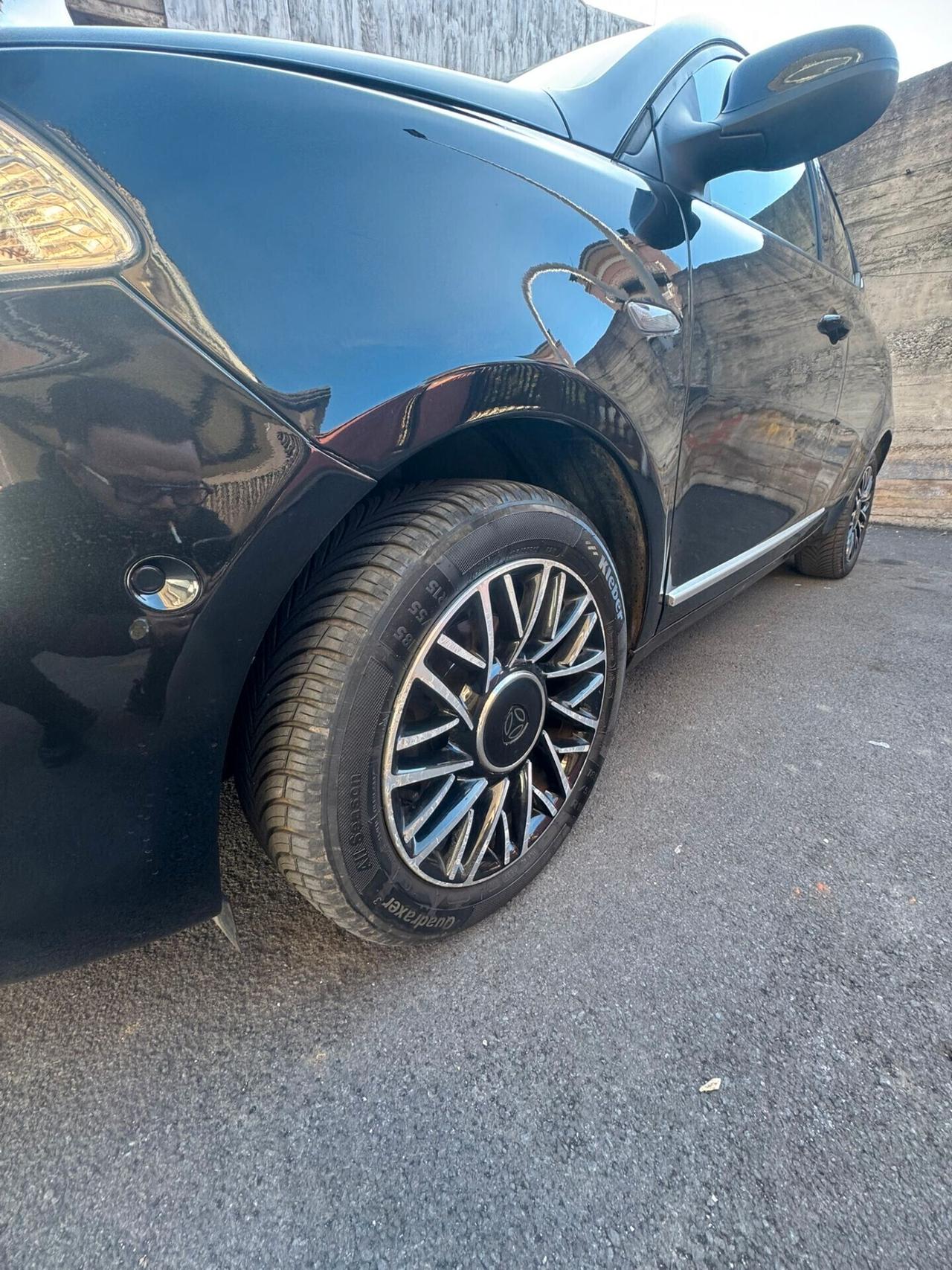 Lancia Ypsilon 1.3 MJT 16V 95 CV 5 porte S&S S Momodesign