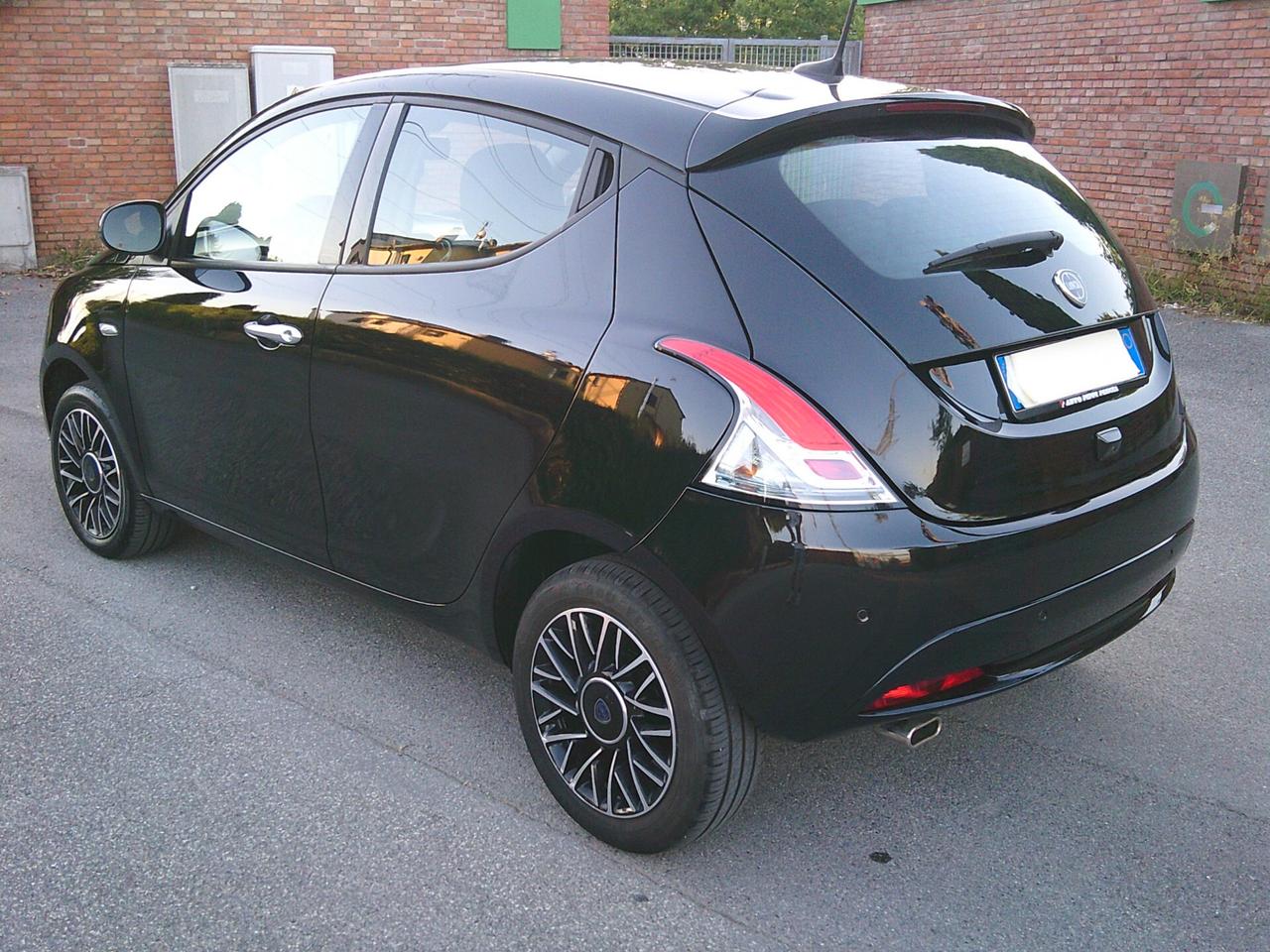 Lancia Ypsilon 1.0 FireFly 5 porte S&S Hybrid Gold Plus