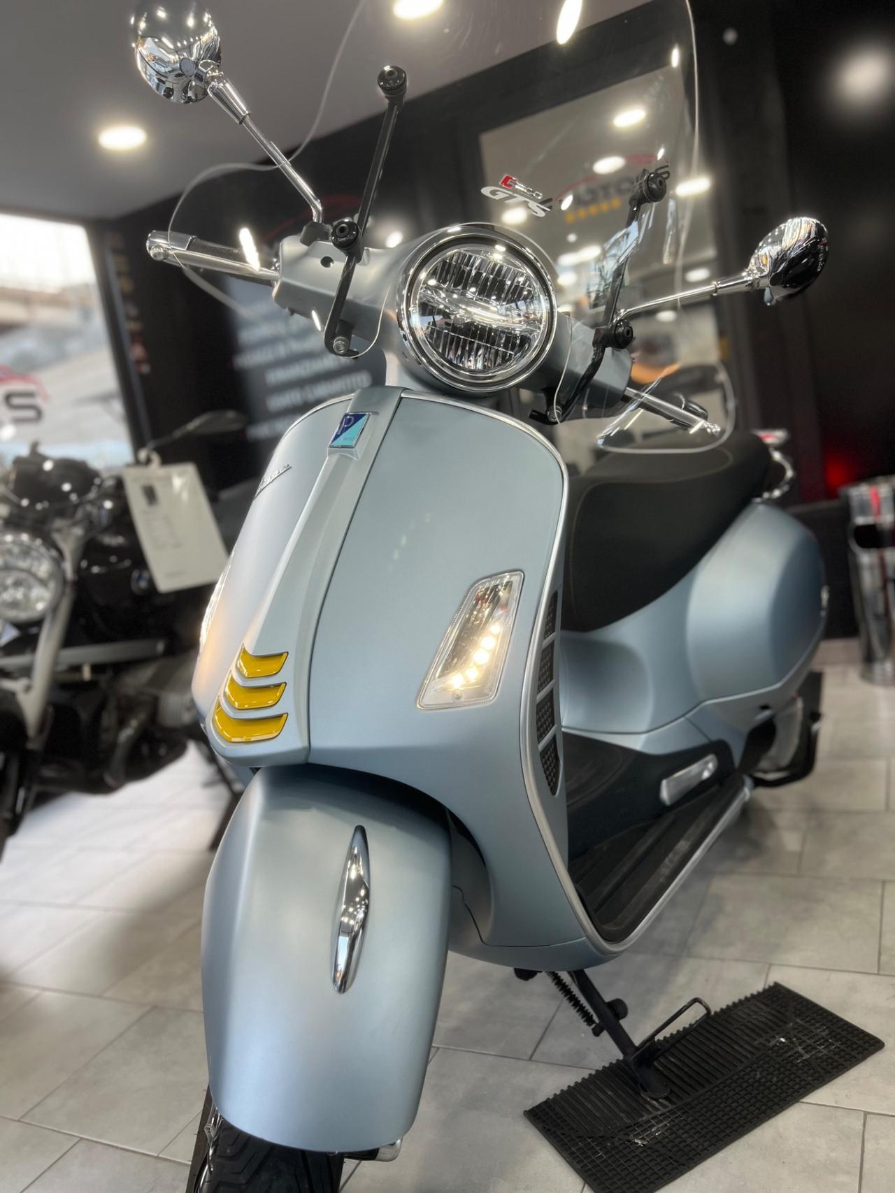 Piaggio Vespa 300 GTS SUPER TECH - 2022