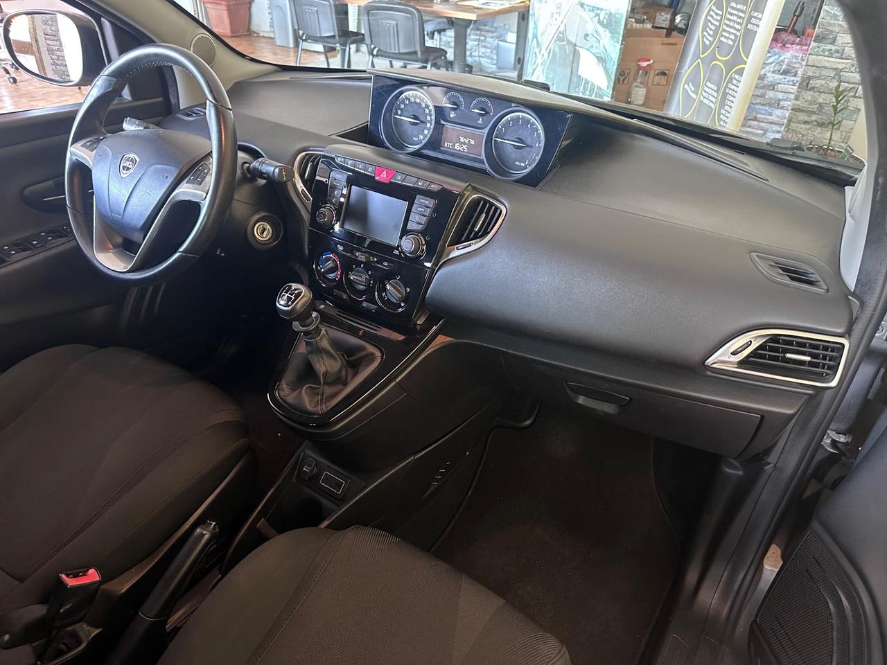 Lancia Ypsilon 1.2benz. Platinum 76.000km
