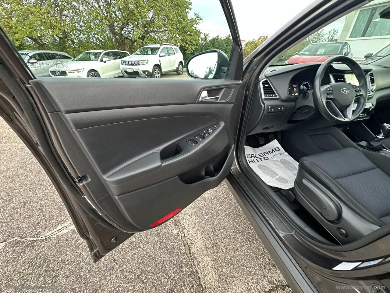 HYUNDAI Tucson 1.7 CRDi Comfort TETTO APRIBILE