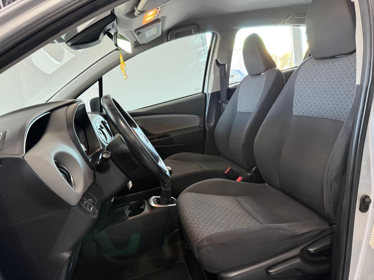 Toyota Yaris 1.0 5 porte Lounge-84.000 Km