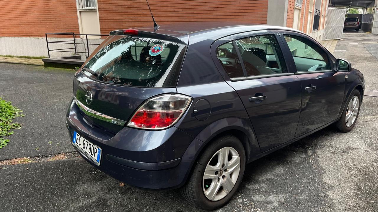 Opel Astra 1.4 16V GPL-TECH 5 porte Enjoy