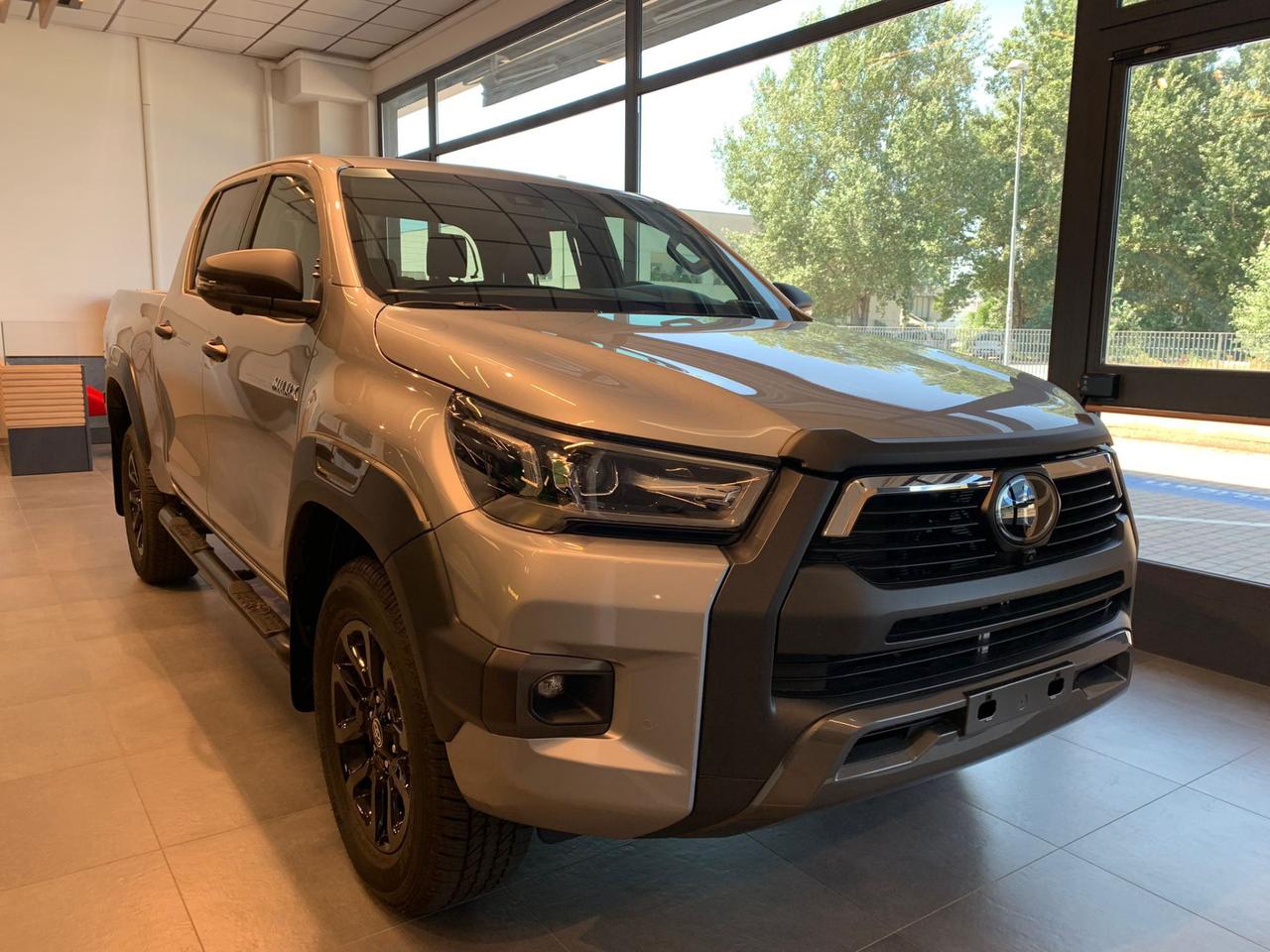 Toyota Hilux 2.4 d-4d double cab Invincible auto