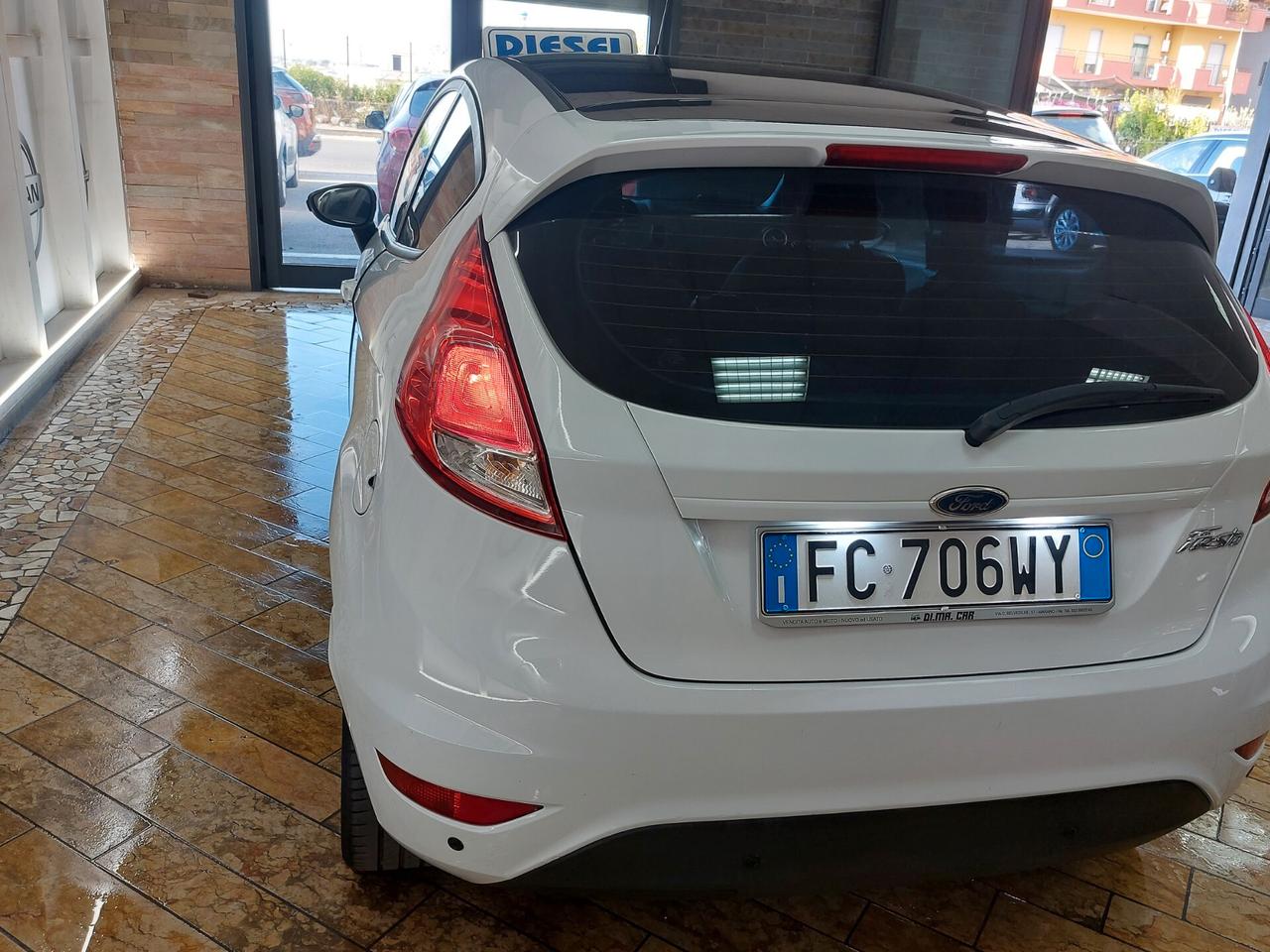 Ford Fiesta 1.5 TDCi 75CV 3 porte Black & White Edition