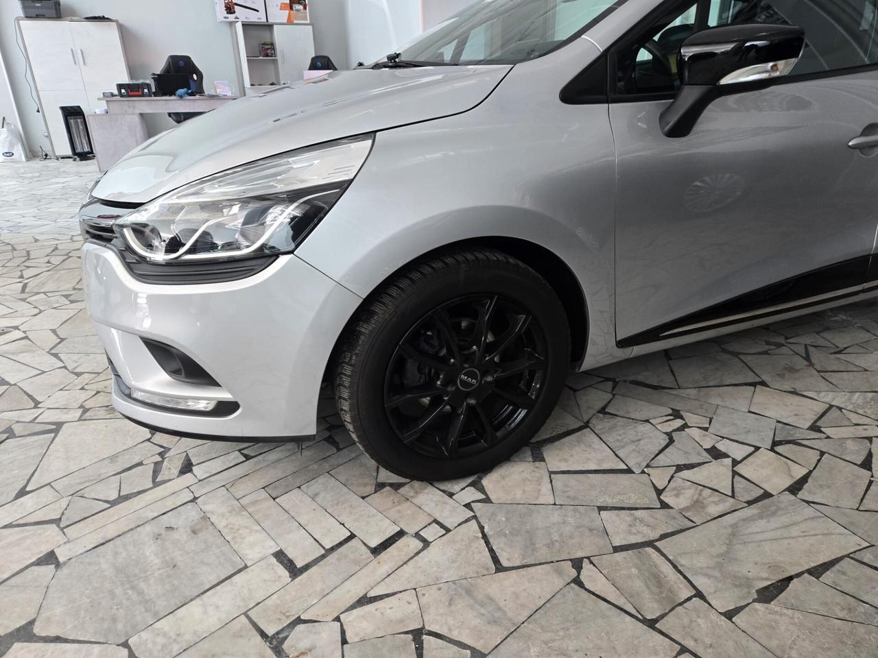 Renault Clio dCi 8V 75 CV 5 porte Duel