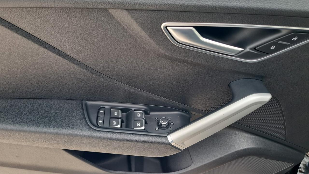 Audi Q2 30 TFSI Business