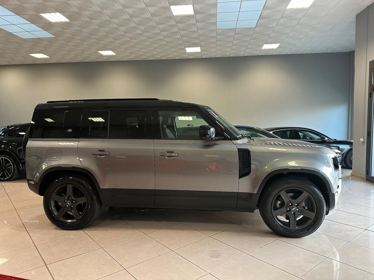 Land Rover Defender 110 3.0D I6 200 CV AWD Auto SE