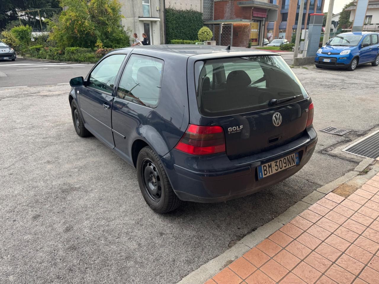 Volkswagen Golf 1.6 cat 3 porte