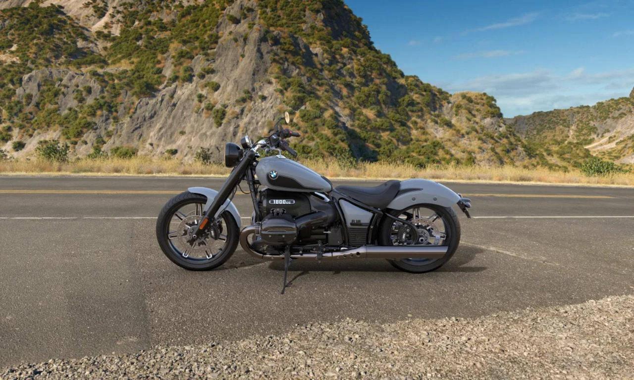 BMW R 18 Blacked Out