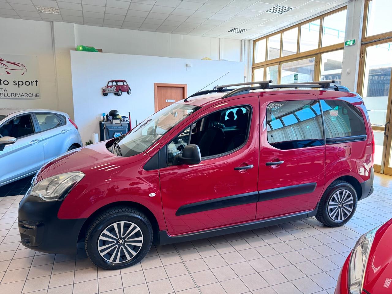 Peugeot Partner Tepee BlueHDi 100 Outdoor