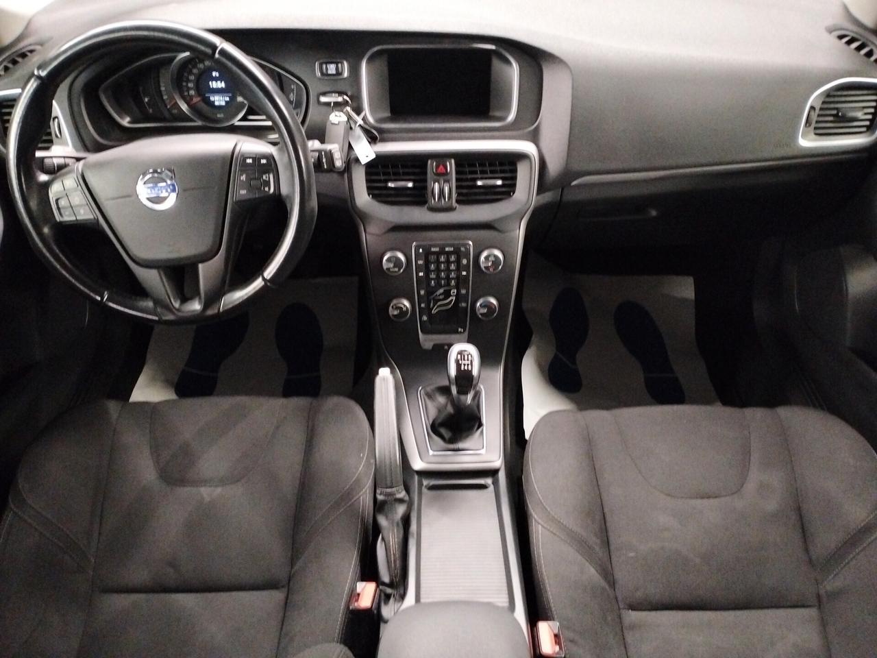 Volvo V40 D2 1.6 - NEOPATENTATI