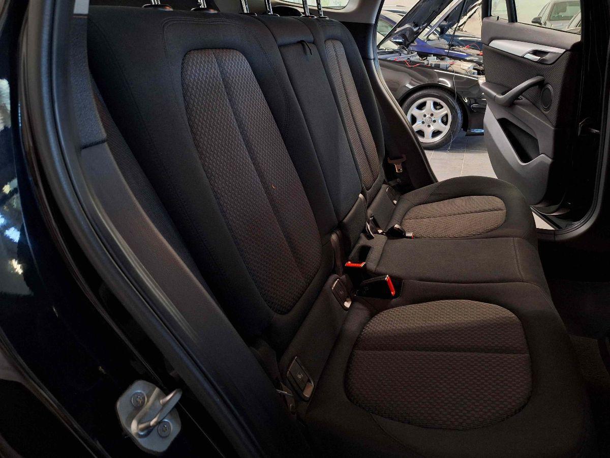 BMW X1 sDrive18d Business - AUTOMATICA + PAD - TAGLIANDATA - GARANZIA -