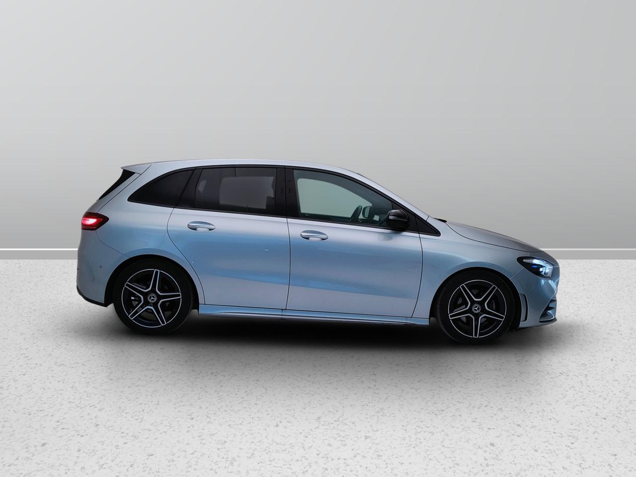 Mercedes-Benz Classe B - W247 2023 - B 180 d AMG Line Advanced Plus auto