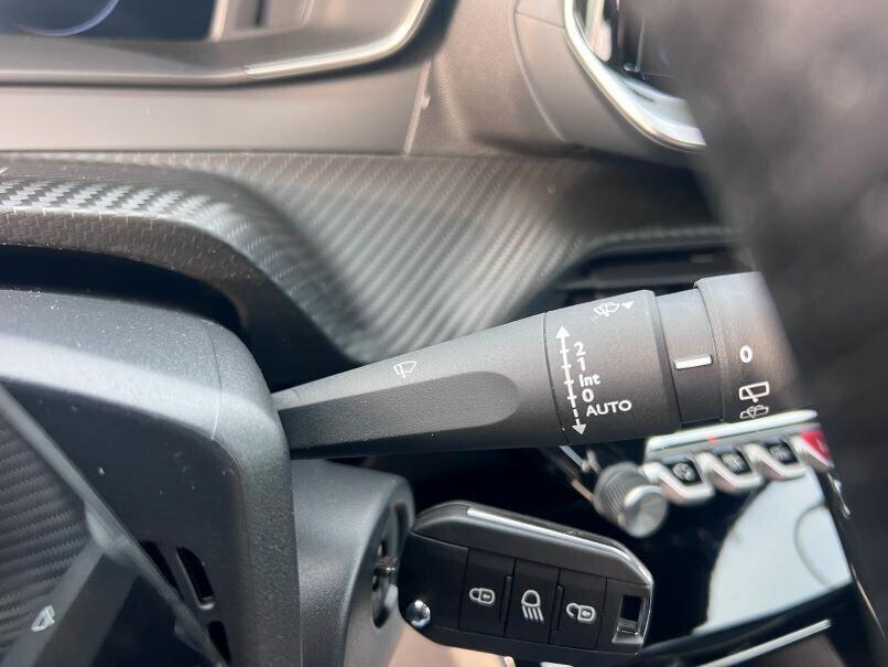 Peugeot 2008 PureTech 100 S&S Allure