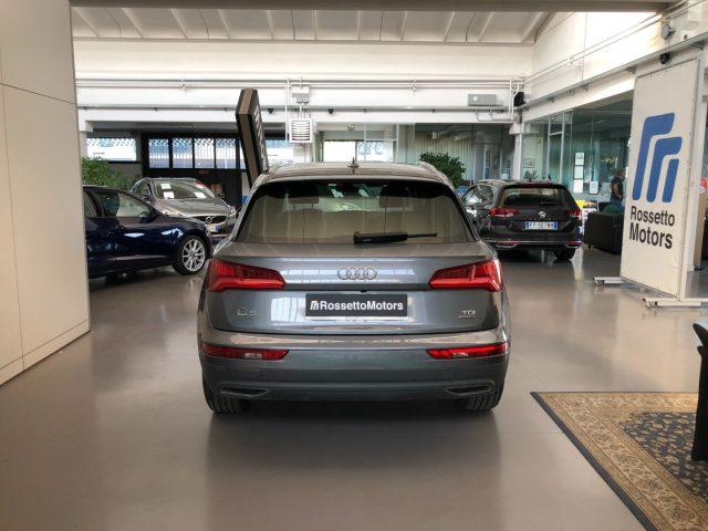 AUDI Q5 2.0TDI Quattro S-tr Business Edition