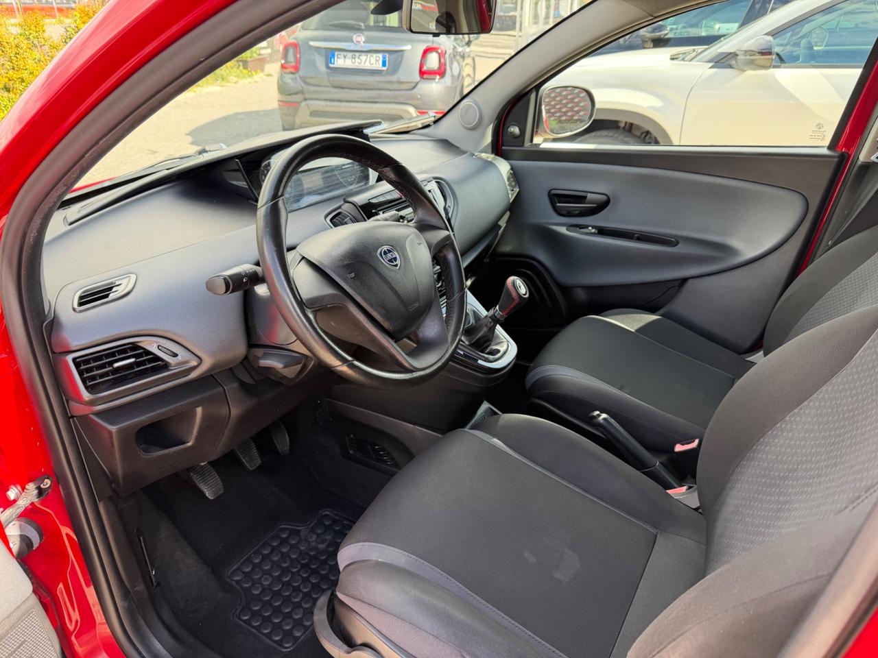 Lancia Ypsilon 1.3 MJT 16V 95 CV 5 porte Euro 6