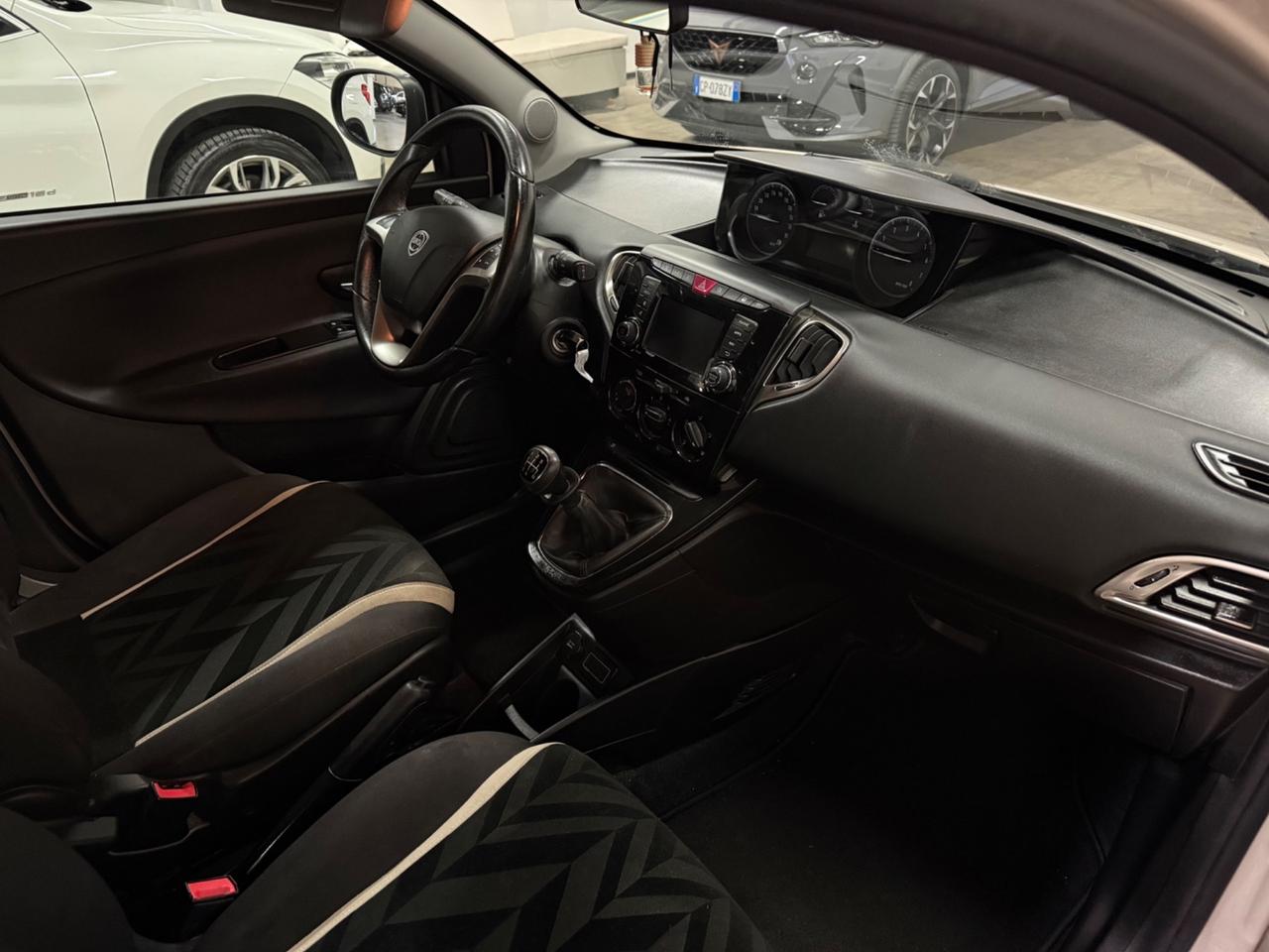 Lancia Ypsilon 1.2 69 CV 5 porte 30th Anniversary