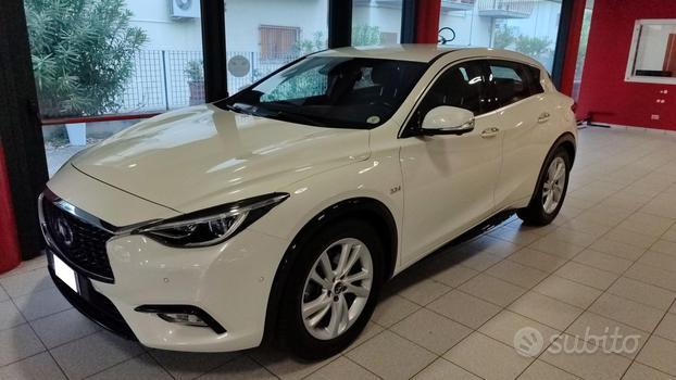 INFINITI Q30 2.2 diesel DCT AWD Premium Tech "NA