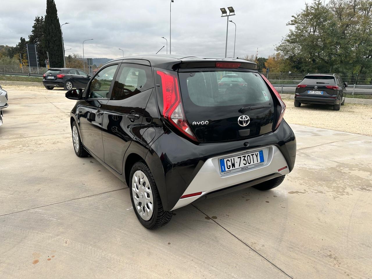 Toyota Aygo Connect 1.0 VVT-i 72 CV 5 porte x-play
