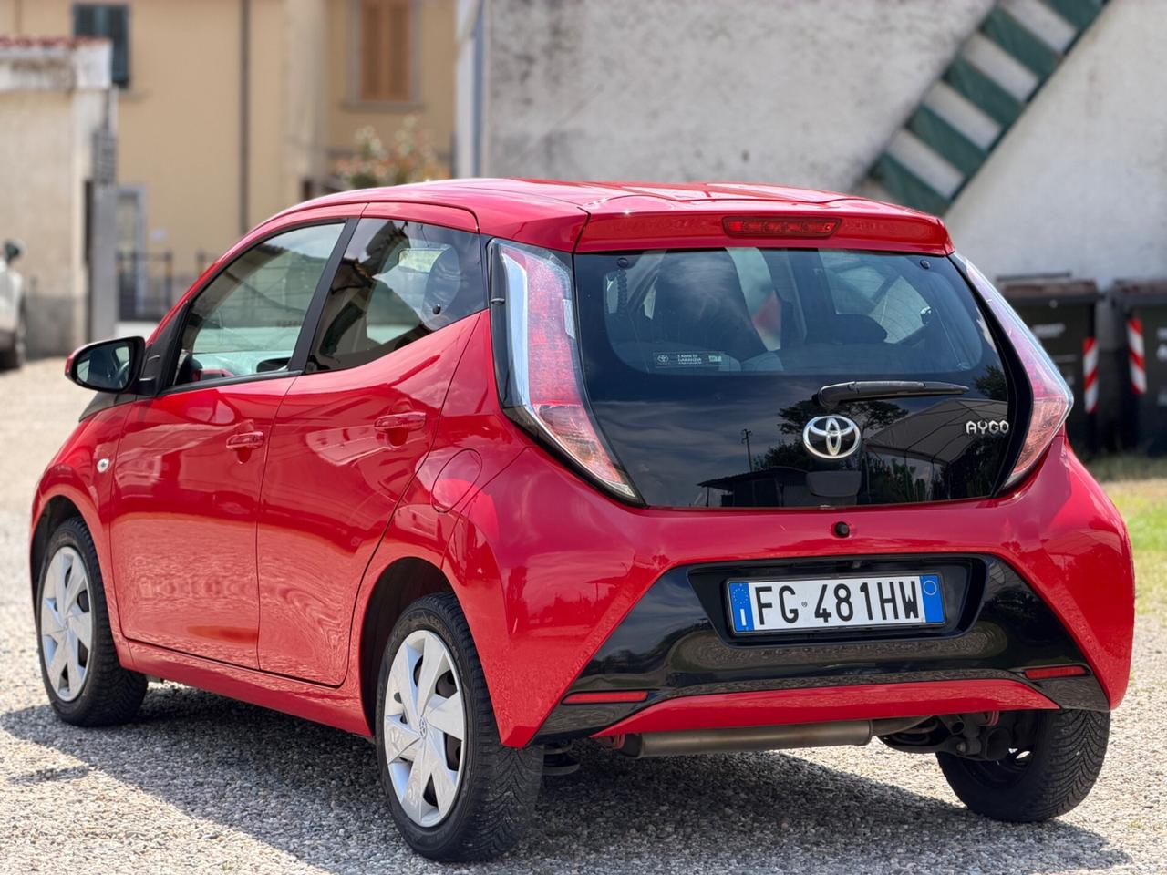 Toyota Aygo 1.0 VVT-i 69 CV 5 porte x-play