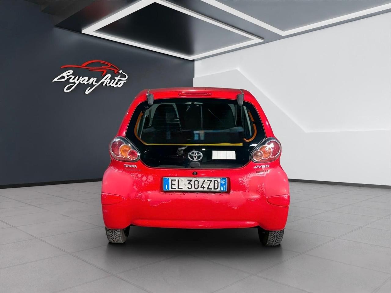 Toyota Aygo 1.0 12V VVT-i 5P Sol Connect RED