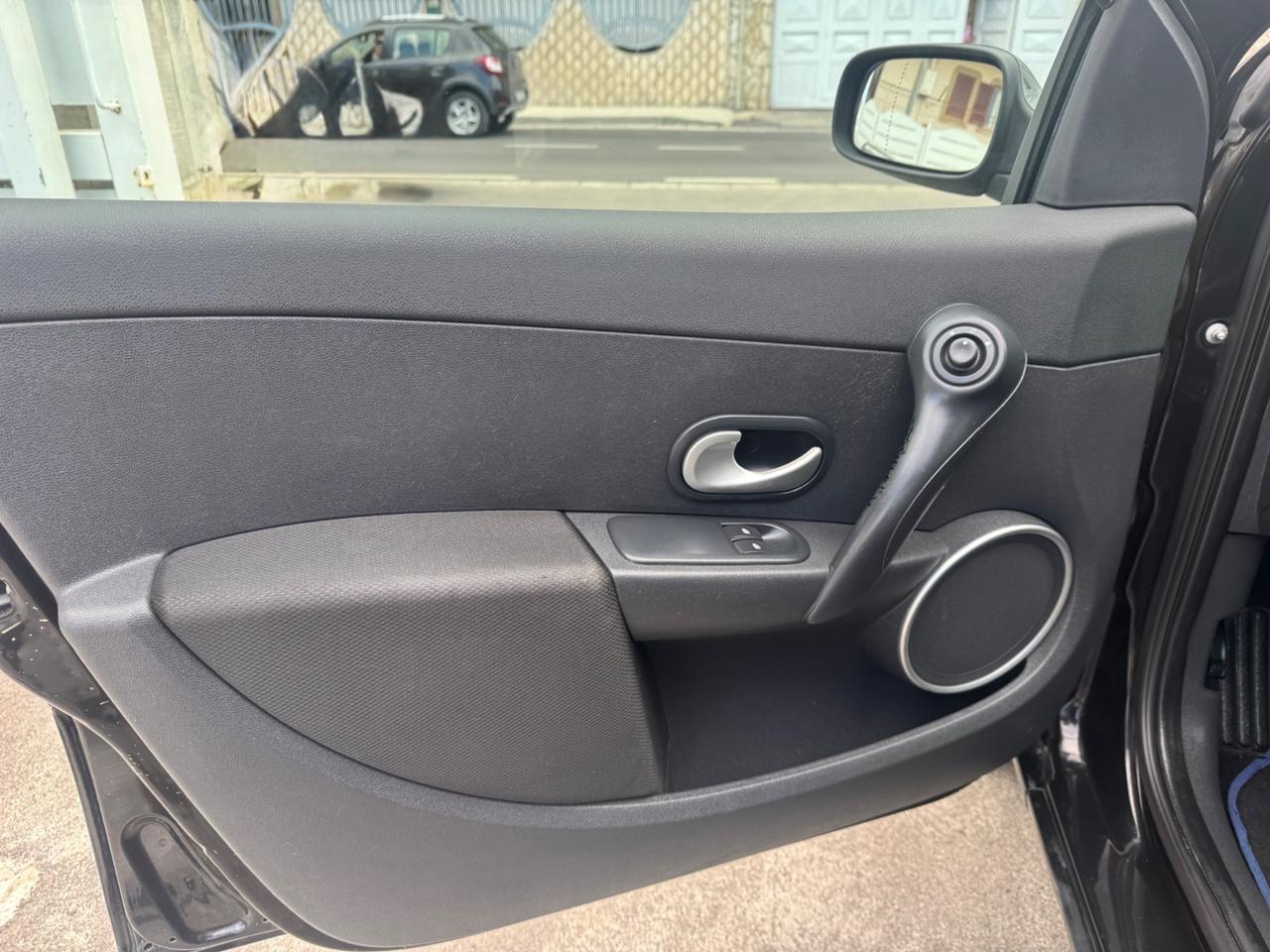 Renault Clio 1.2 BENZINA 75CV Le Iene 2008