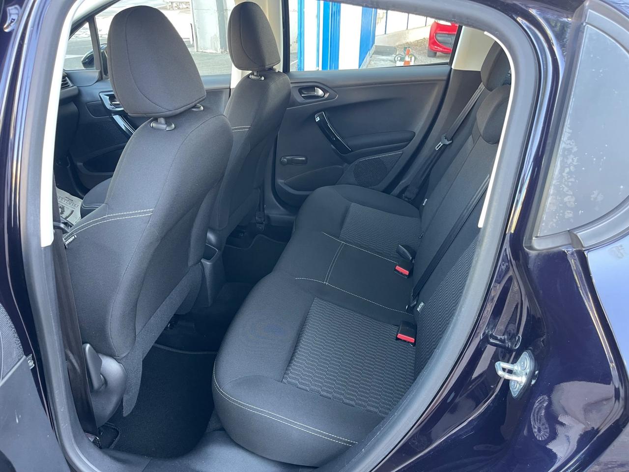 Peugeot 208 BlueHDi 75 5 porte Allure