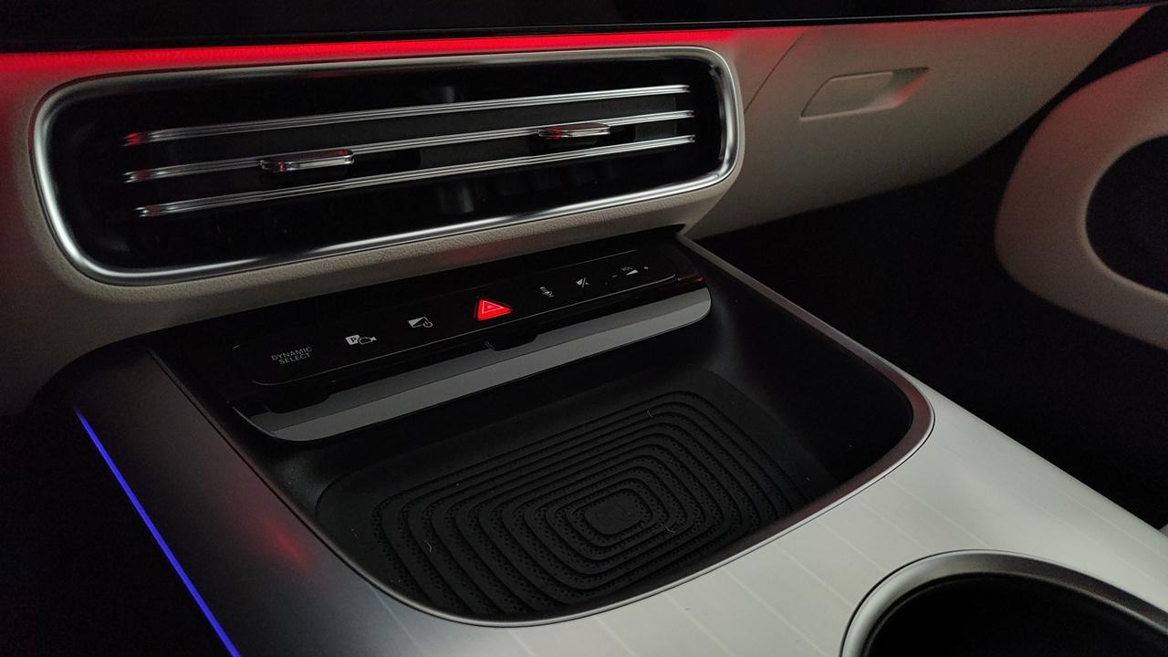 Mercedes-Benz CLA 250+ con tecnologia EQ