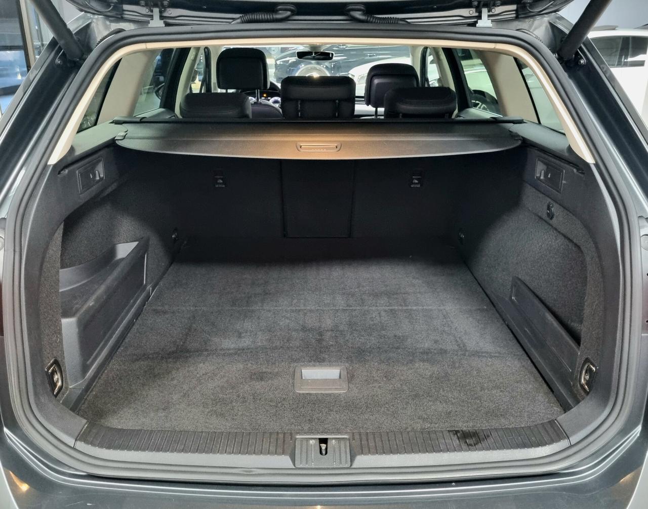 VOLKSWAGEN PASSAT 2.0 BiTDI 240CV 4MOT. HIGHLINE