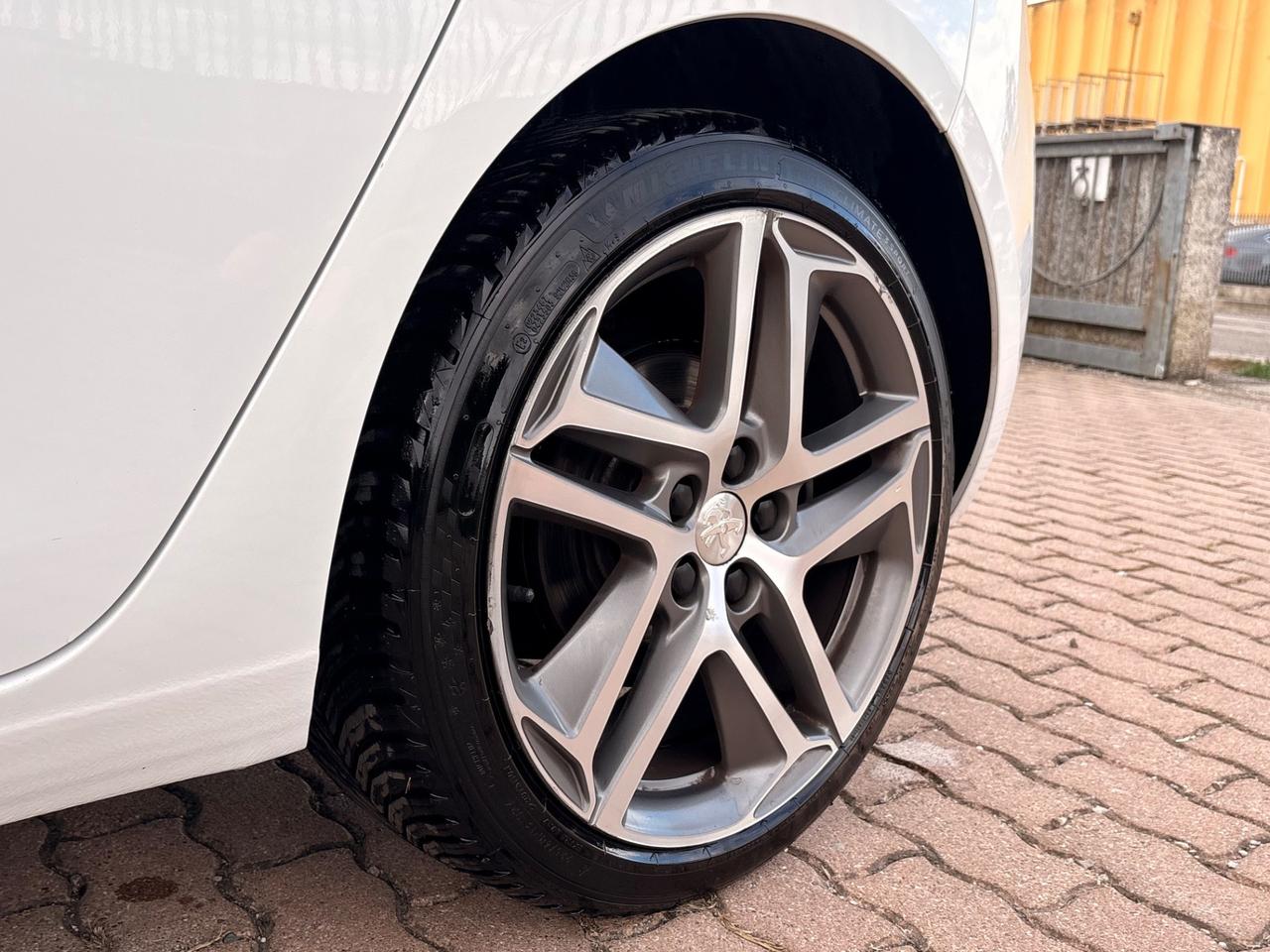 Peugeot 308 1.6 e-HDi 115 CV Stop&Start GT line