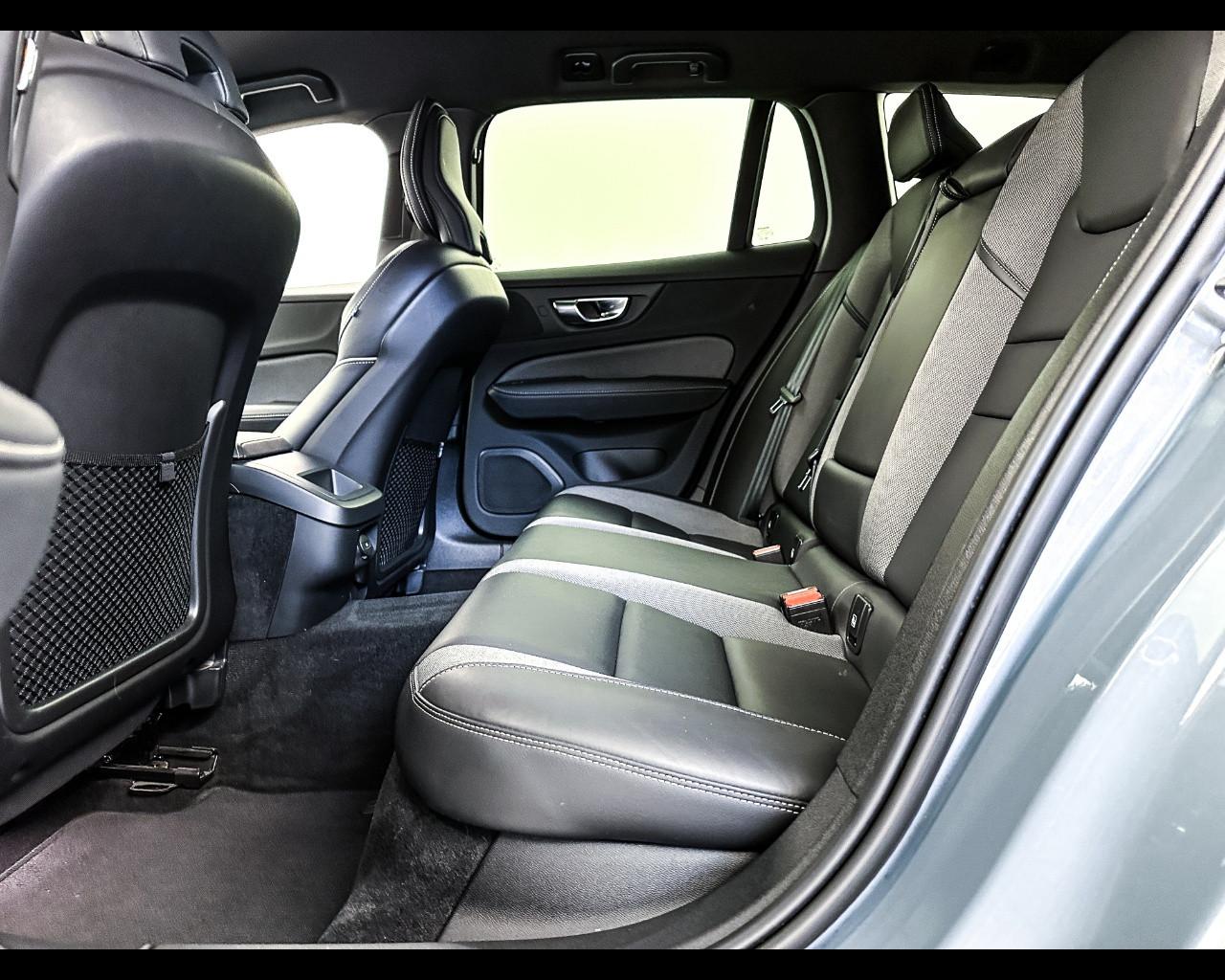 VOLVO V60 CC (2018-2024) - V60 Cross Country B4 (d) AWD automatico Plus