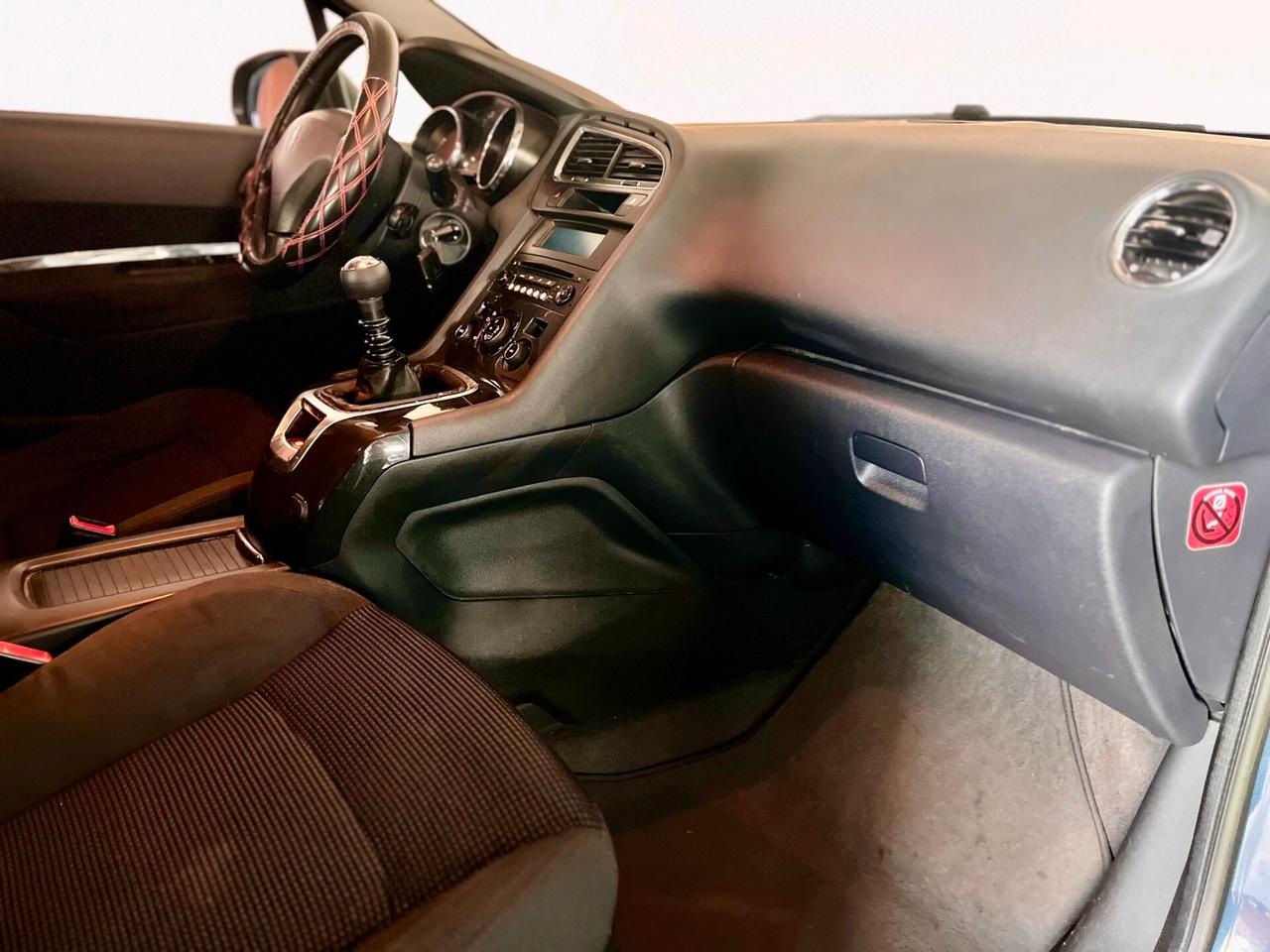 Peugeot 5008 1.6 HDi 112CV Business