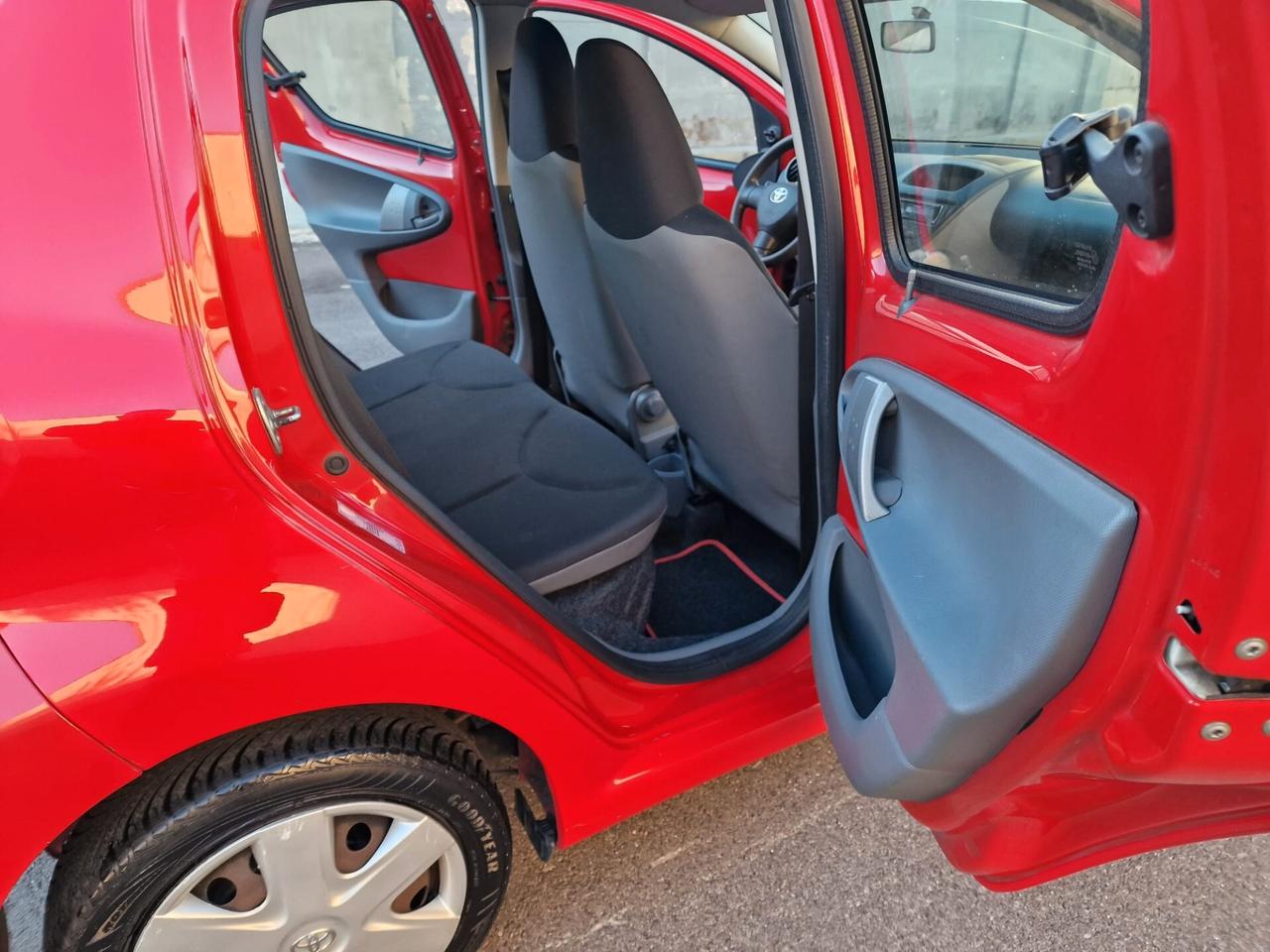 Toyota Aygo 1.0 12V VVT-i 5 porte Now