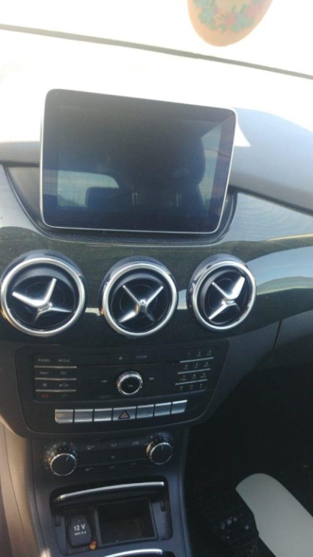 MERCEDES-BENZ B 200 d Automatic Premium