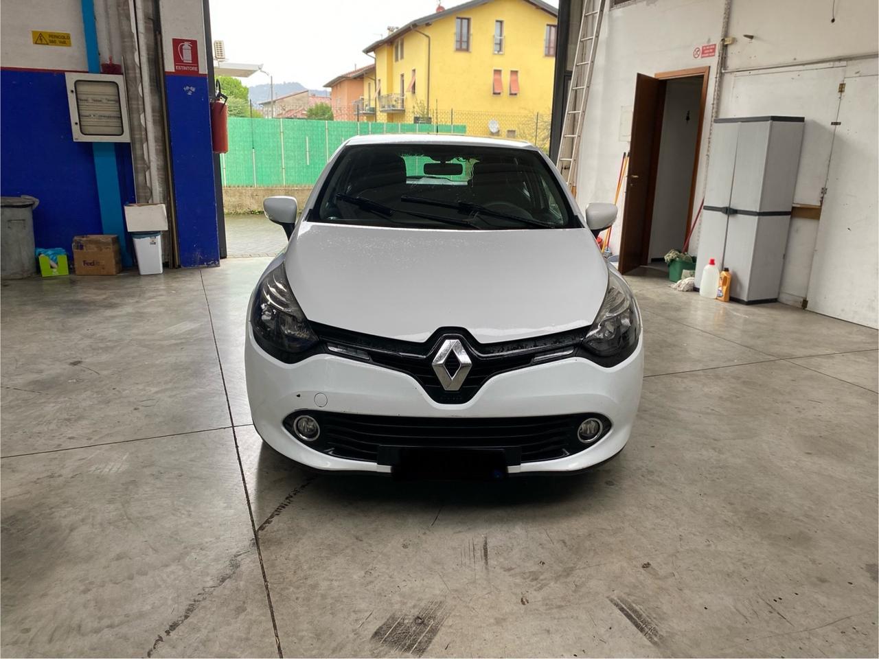 Renault Clio 1.2 75CV GPL 5 porte neopatentati