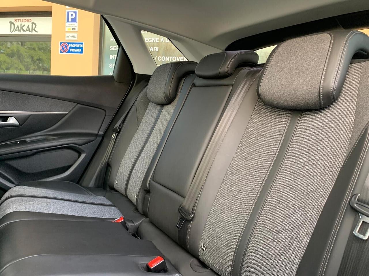 Peugeot 3008 BlueHDi 120 S&S "Allure" Unicoprop.