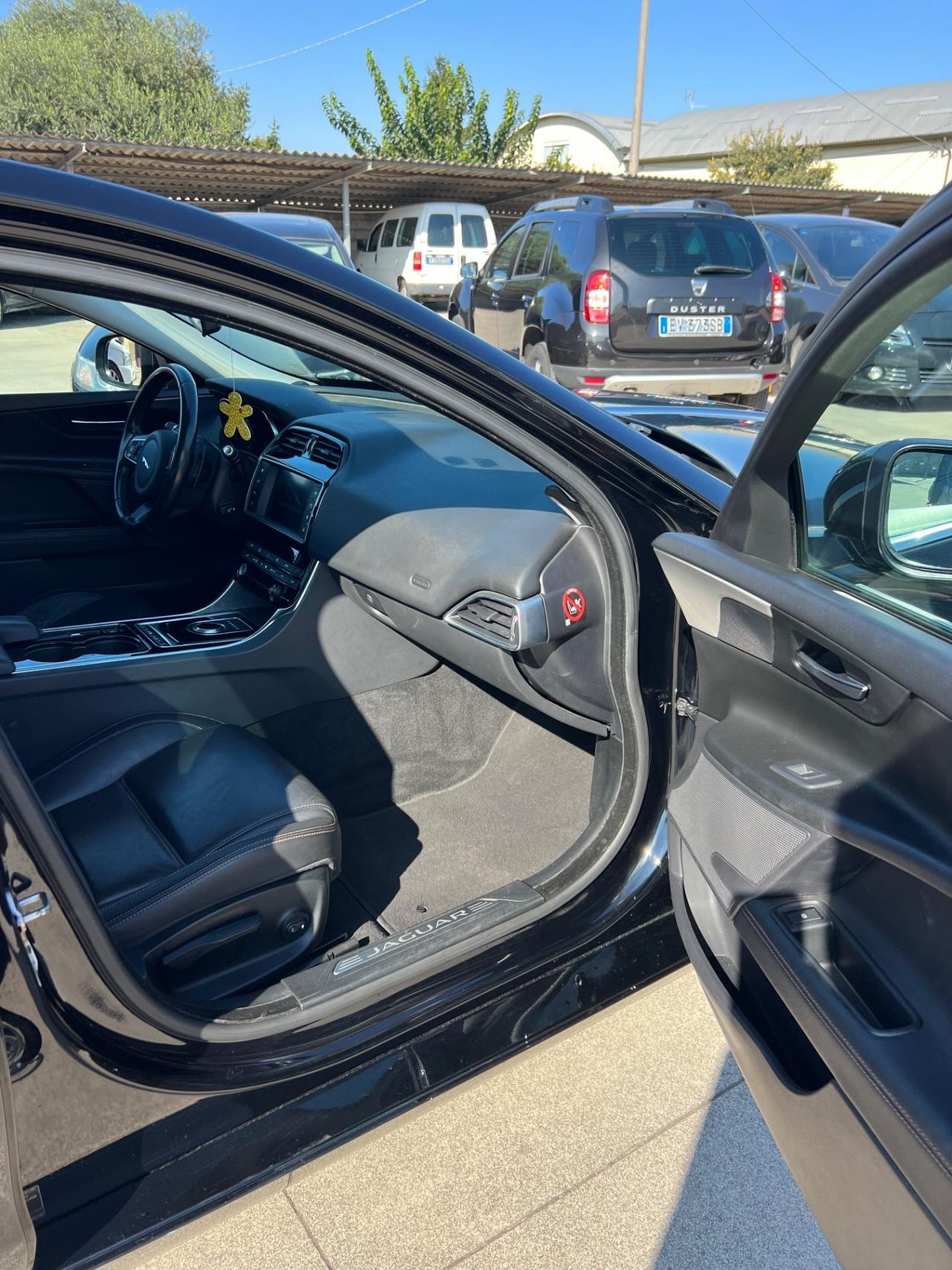 Jaguar XE 2.0 D Turbo 180CV Pure
